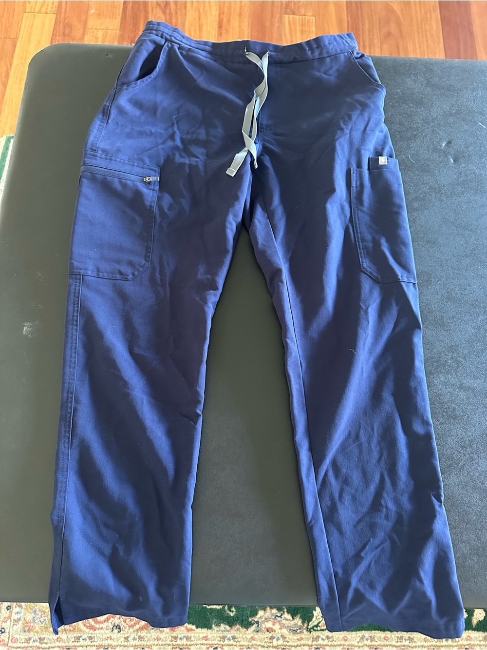 Figs Scrubs Women’s Navy Cargo Drawstring Pants Size Small